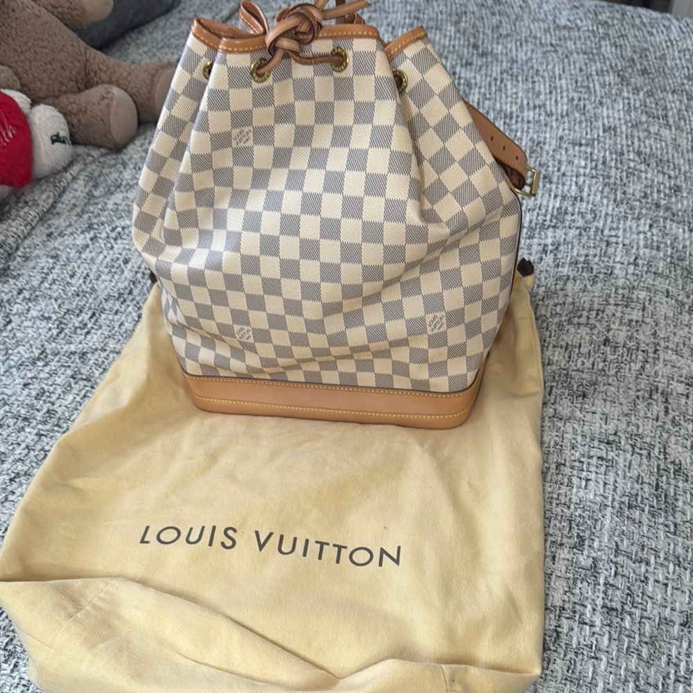 Louis Vuitton Tan and Cream Shoulder Bag
